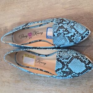 Penny Loves Kenny- Blue Snake Skin Flats. Size 6.5